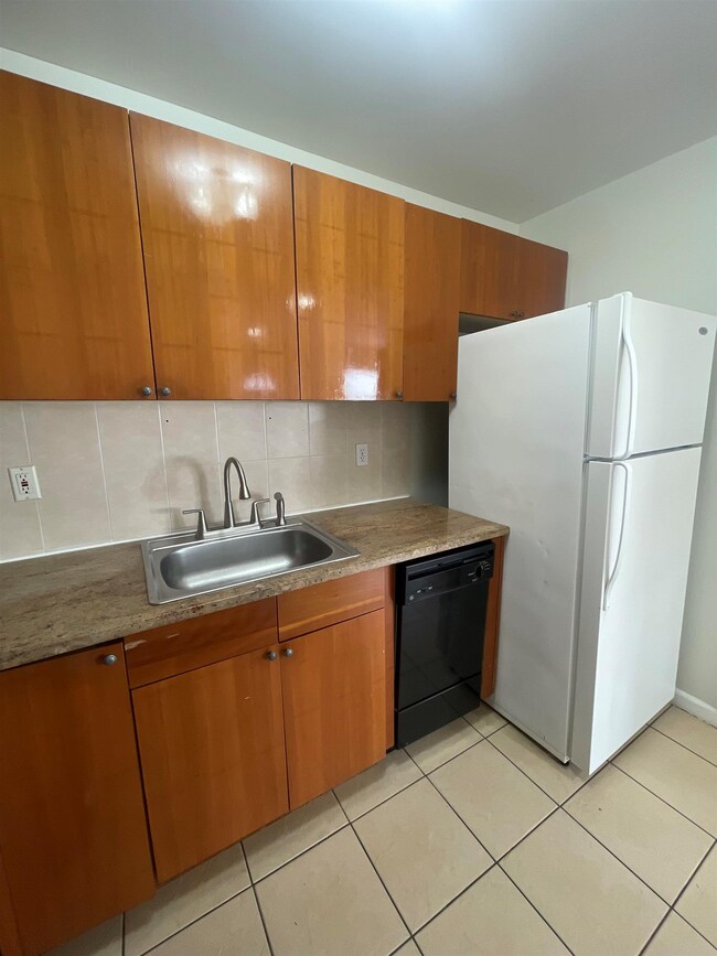 311 13th St unit B, Union City, NJ 07087 - photo 5