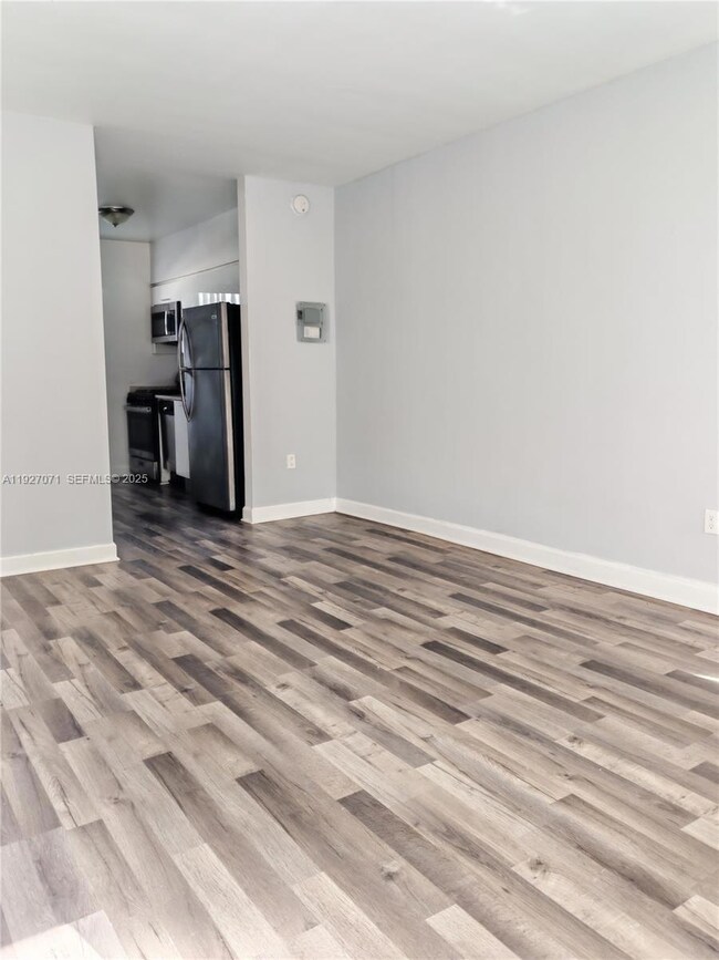 8000 NE Bayshore Ct unit 204, Miami, FL 33138 - photo 6