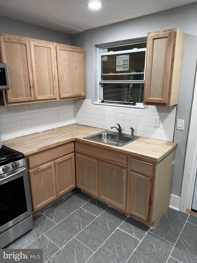 1270 Jackson St, Camden, NJ 08104 - photo 5