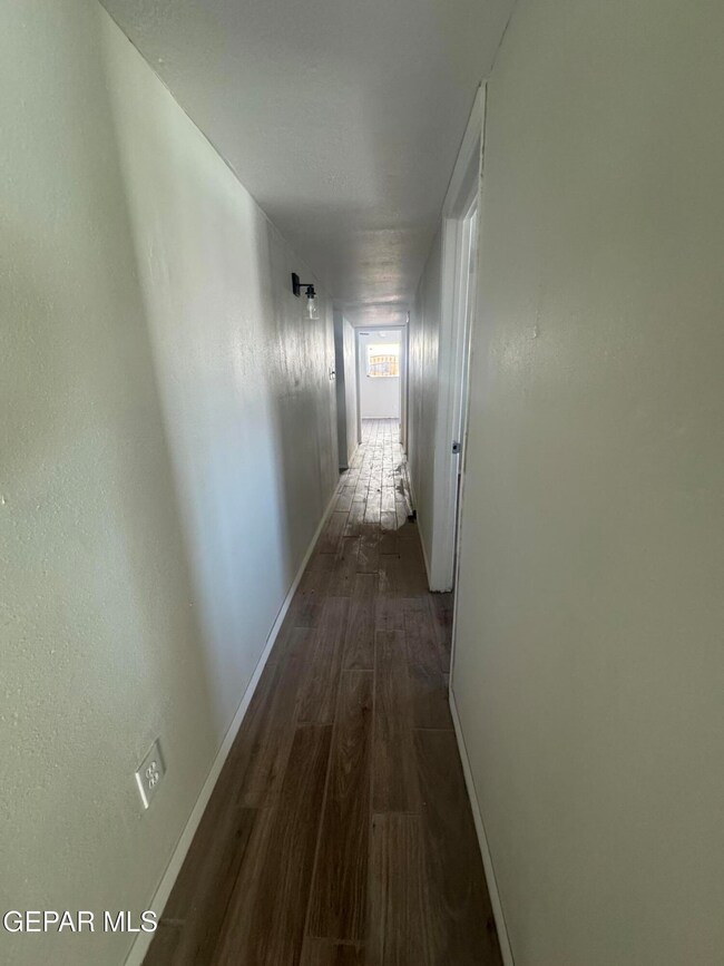 1109 Hawaii St, El Paso, TX 79915 - photo 7