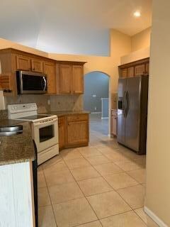 942 SW Mcdevitt Ave, Port Saint Lucie, FL 34953 - photo 3