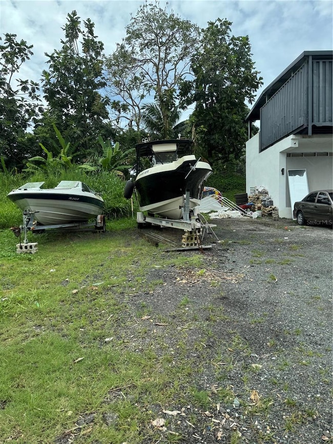 Boats are not included. Boats belong to the neighbors.