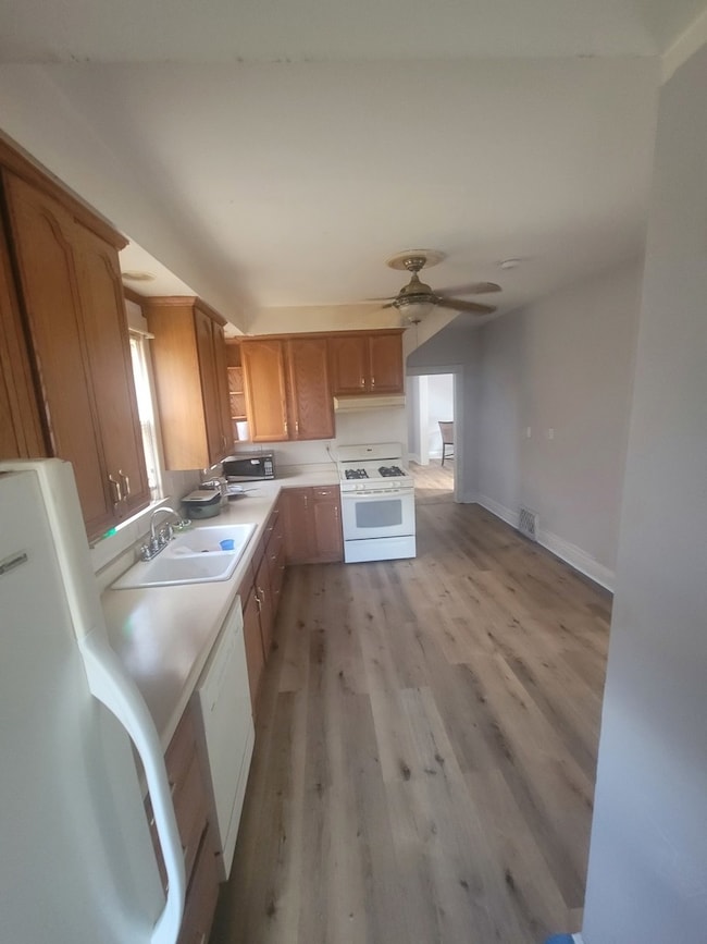 526 N View St, Aurora, IL 60506 - photo 5