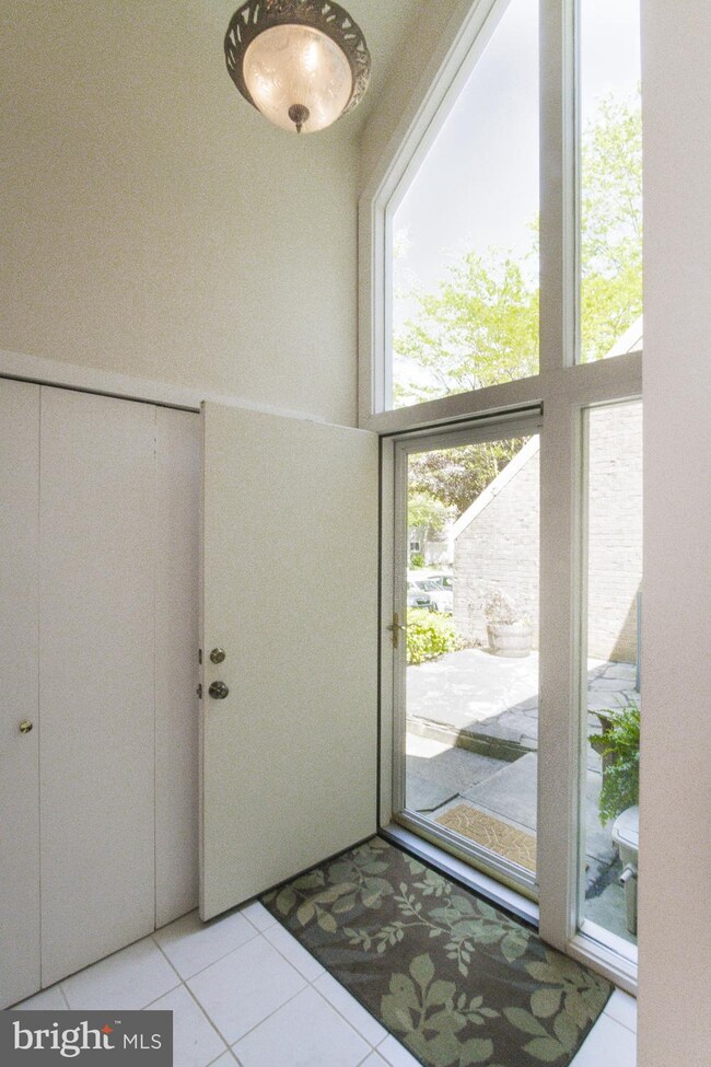 1442 Greenmont Ct, Reston, VA 20190 - photo 4