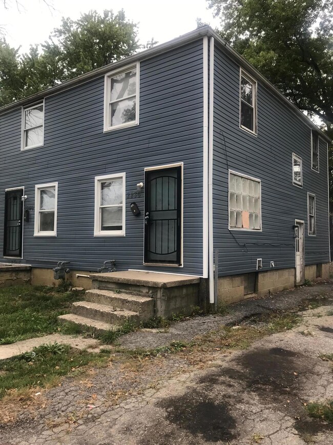 Exterior Right Side