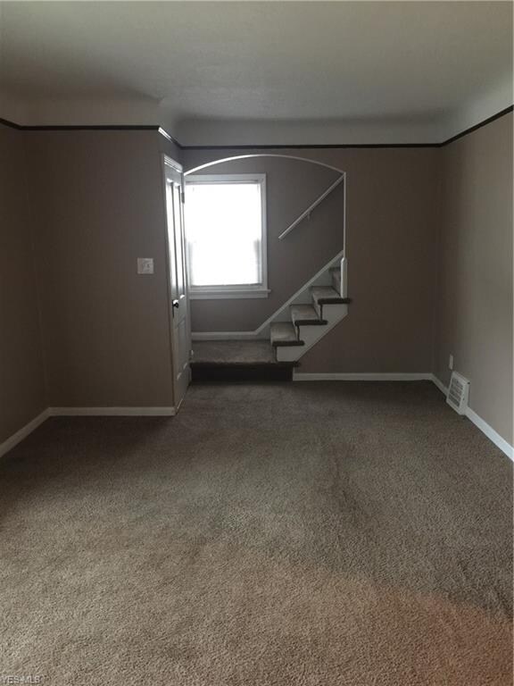 17911 North Blvd, Maple Heights, OH 44137 - photo 5