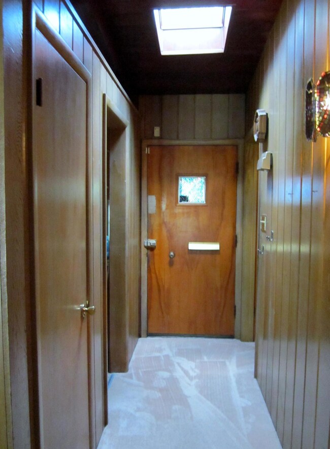 5 ENTRY HALL