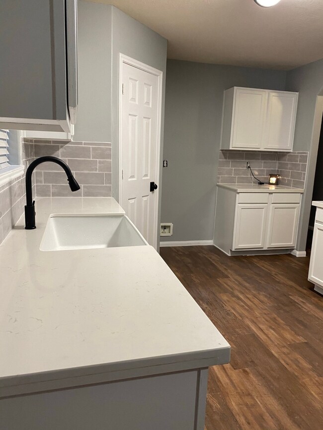 9318 Garfield Park Ln, Houston, TX 77075 - photo 3