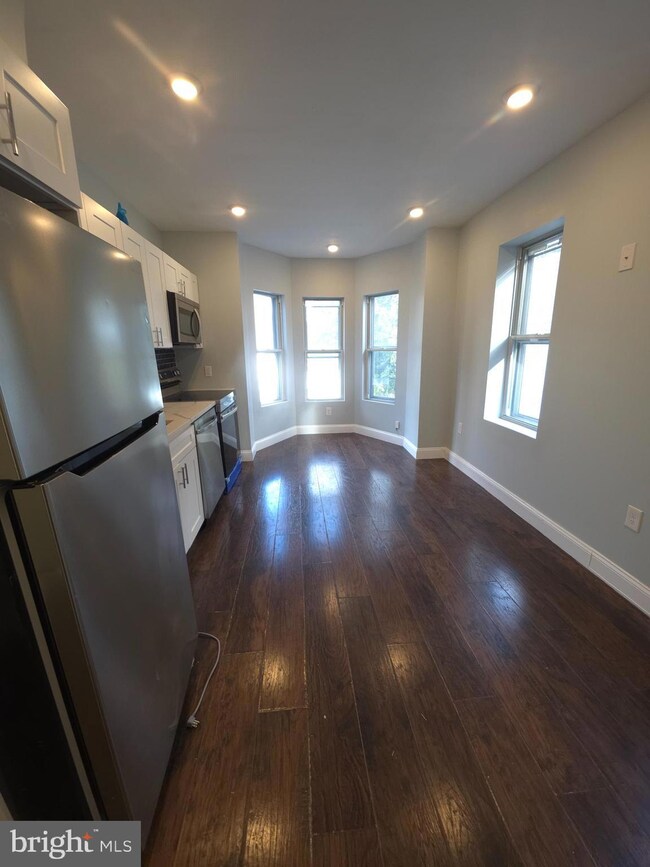 1135 W Somerset St unit 2, Philadelphia, PA 19133 - photo 3