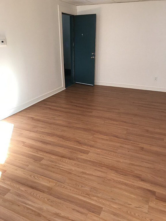 17 Asinof Ave unit 2R, Chicopee, MA 01013 - photo 2