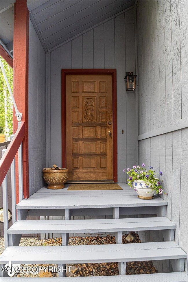 02-Front Exterior_IMG_0904