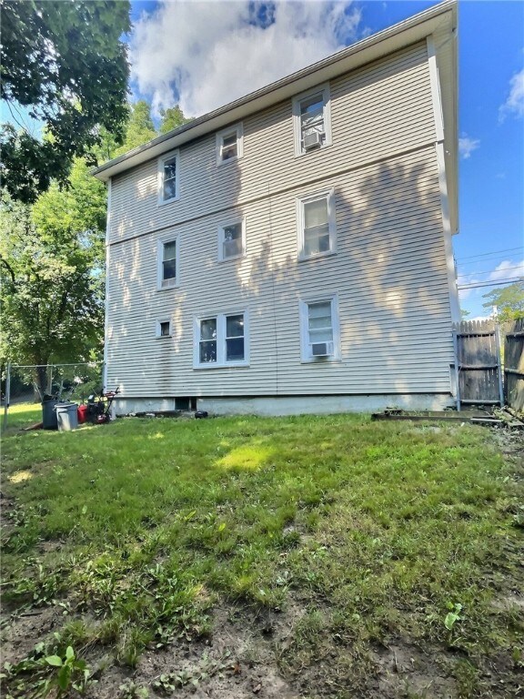 665 Cumberland Hill Rd, Woonsocket, RI 02895 - photo 3