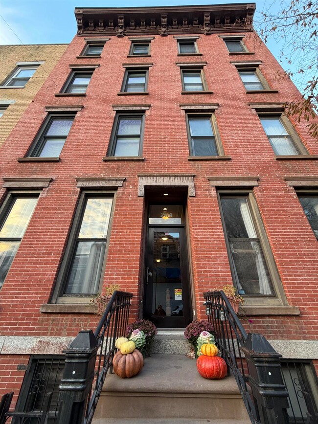 264 3rd St unit 4L, Jersey City, NJ 07302 - photo 2