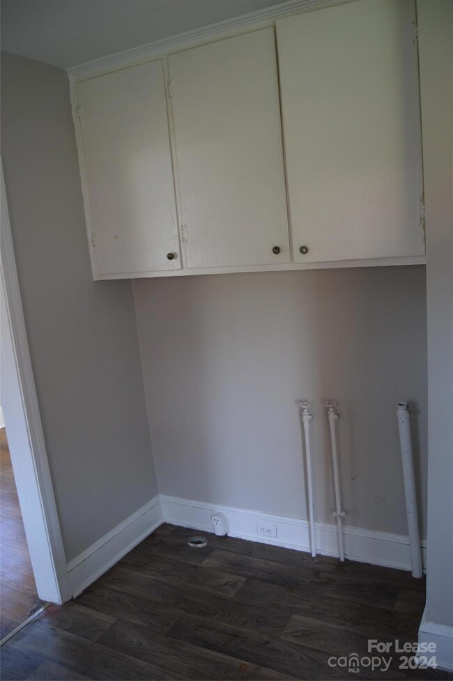 417 N Center St, Statesville, NC 28677 - photo 3