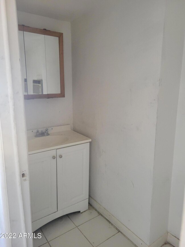 5002 W Bethany Home Rd unit 42, Glendale, AZ 85301 - photo 6