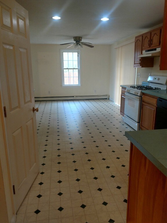 395B Onset Ave unit 1, Wareham, MA 02558 - photo 5