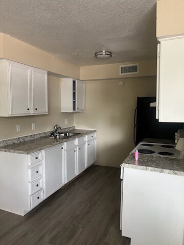 308 Trinlady Park unit 7, Trinity, TX 75862 - photo 6