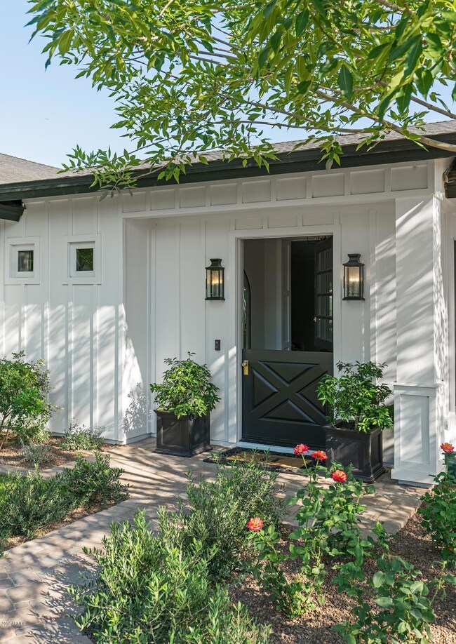 003_Entryway