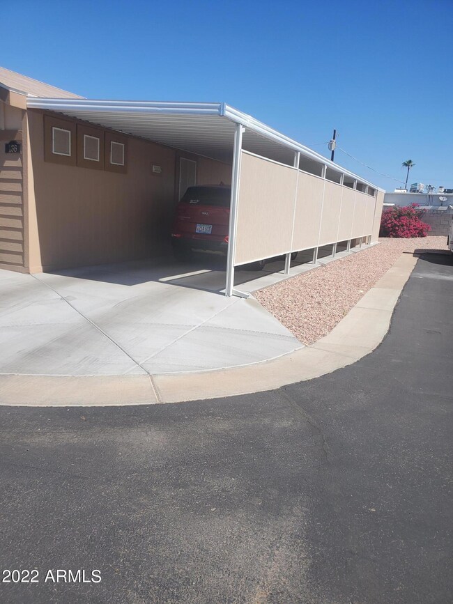 BROADWAY 136 CORNER LOT 2