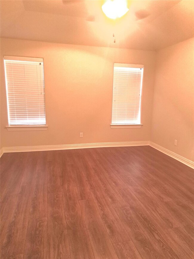 1301 Dicey Rd unit 201, Weatherford, TX 76085 - photo 6