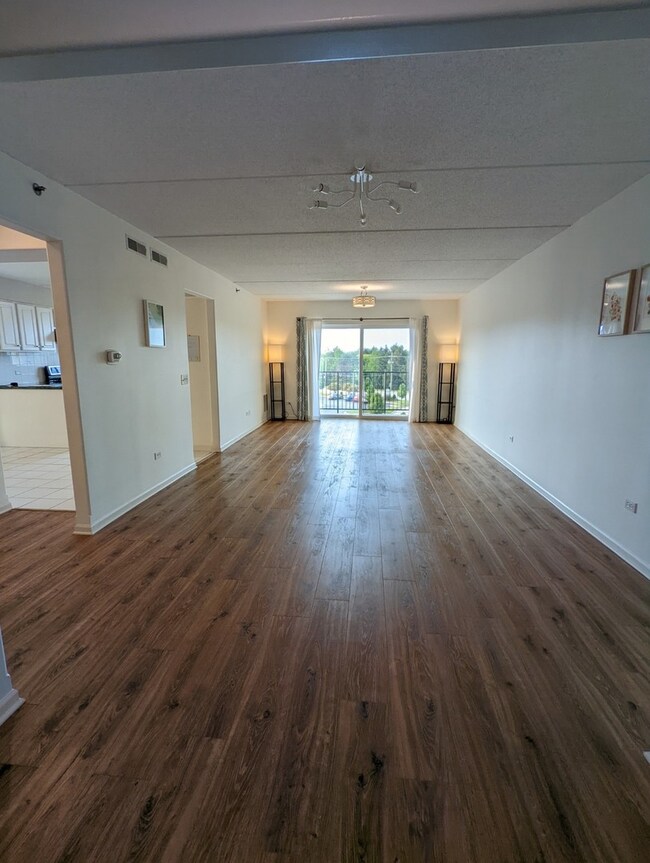 351 Town Place Cir unit 402, Buffalo Grove, IL 60089 - photo 4