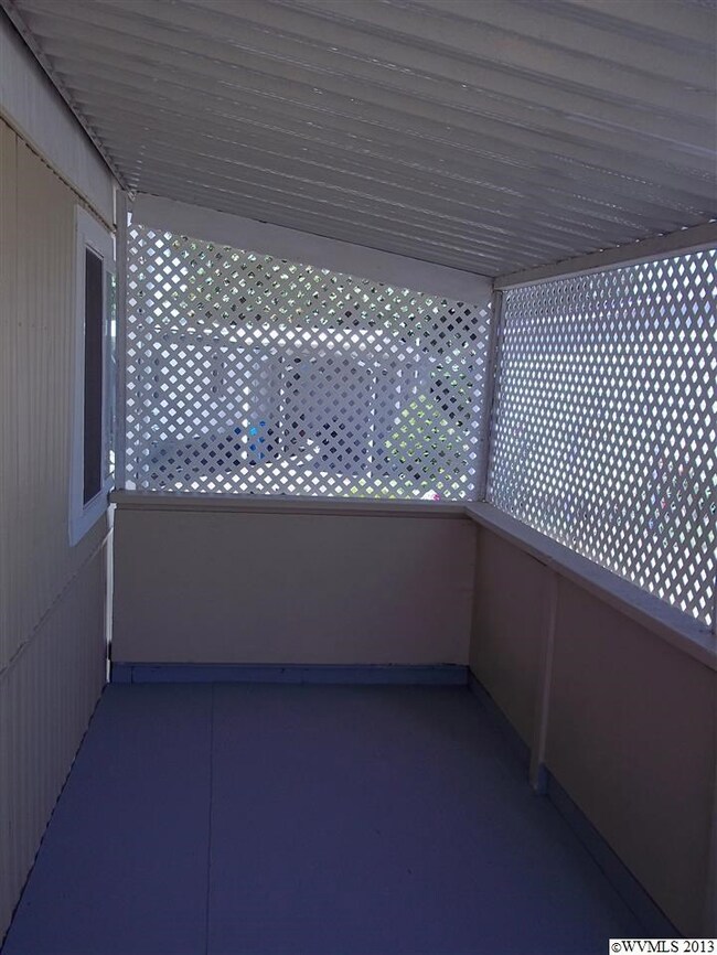 1732 Pine (#4) St NE unit 4, Silverton, OR 97381 - photo 6