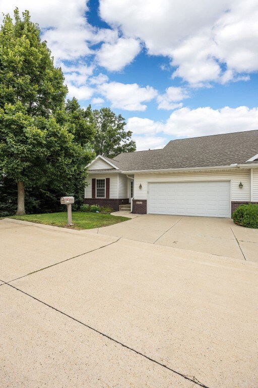 1816 Emmy Ln, Hiawatha, IA 52233 - photo 4