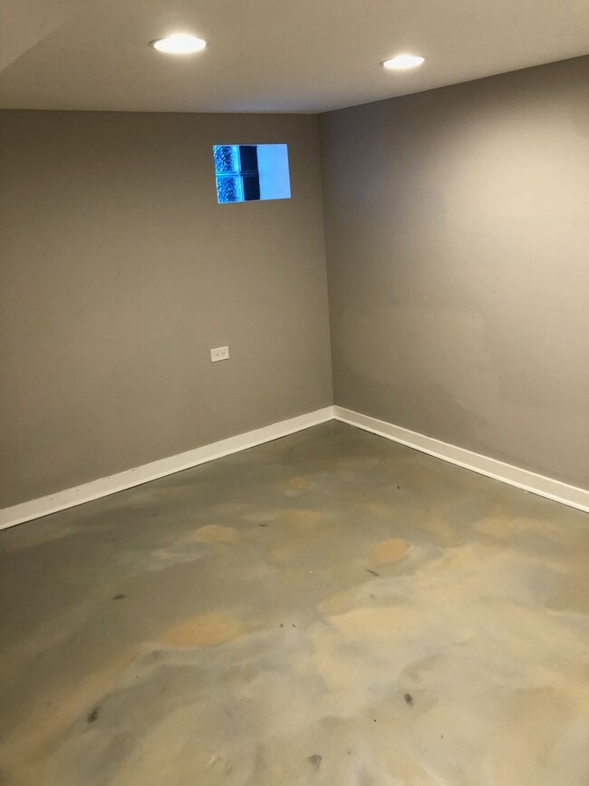 2102 Waverly Place, Waukegan, IL 60085 - photo 7