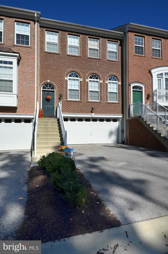 3915 Madison Park Ln, Burtonsville, MD 20866 - photo 2