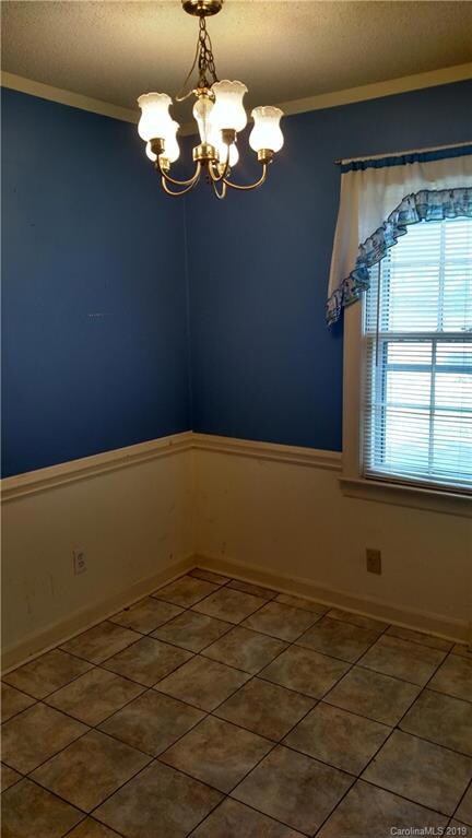 1027 Hunter St, Statesville, NC 28677 - photo 5