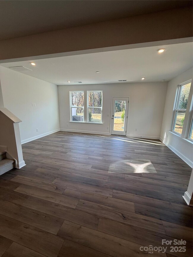 3136 Elaine Ave unit 12A, Charlotte, NC 28269 - photo 6