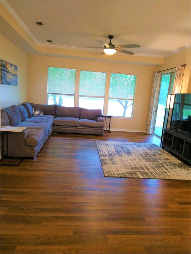 Shalimar Pointe Living Room 1