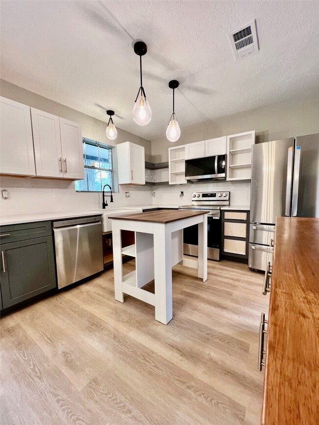 2347 Shadow Glen Ln, Spring, TX 77386 - photo 4