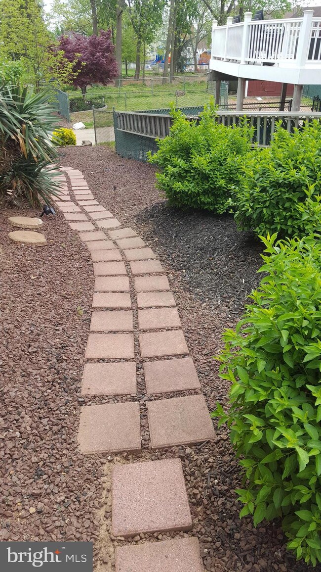 241 Westpark Ln, Clifton Heights, PA 19018 - photo 3