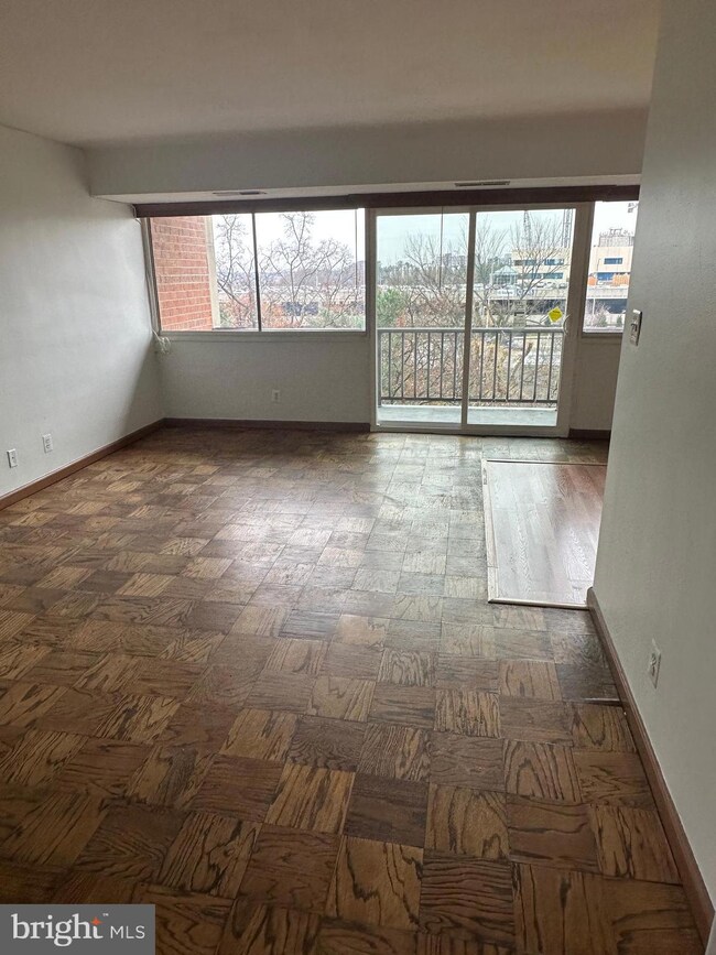 The Seasons unit 407, Alexandria, VA 22312 - photo 6