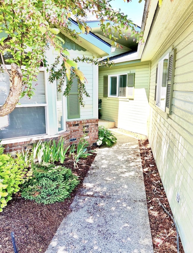 4446 S Sunny Creek Cir, Spokane, WA 99224 - photo 2