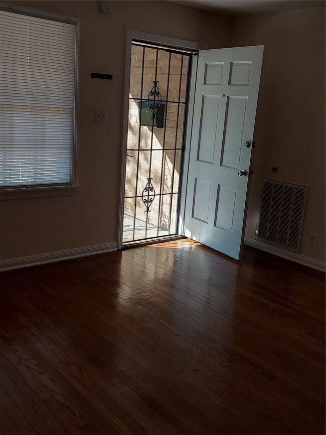 1806 Lula St, Houston, TX 77009 - photo 7