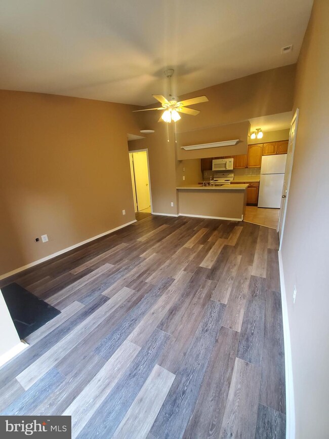 228 Barclay Ct unit 228, West Deptford, NJ 08051 - photo 6