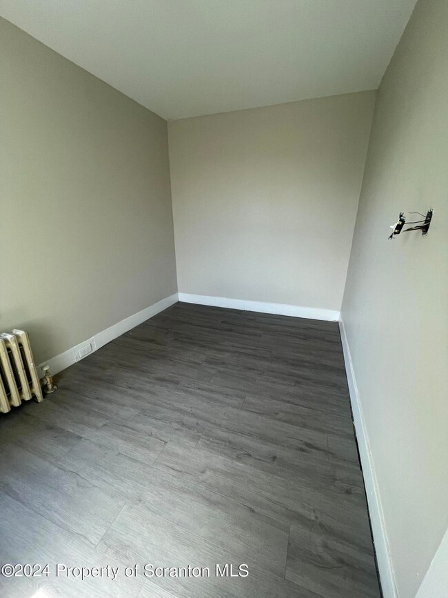 122 10th Ave, Scranton, PA 18504 - photo 5