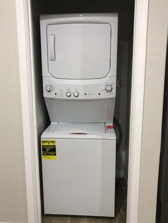 904 W Sealy St unit B, Alvin, TX 77511 - photo 6