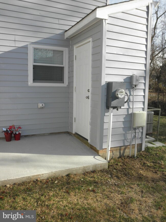 5702 Walker Mill Rd, Capitol Heights, MD 20743 - photo 3