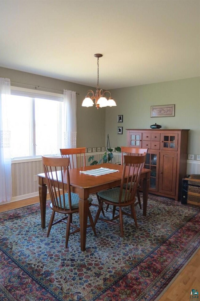 Off kitchen, access to deck