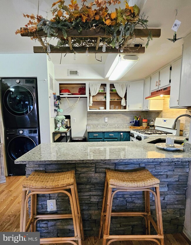 9200 Azure Ct unit 201, Manassas, VA 20110 - photo 7