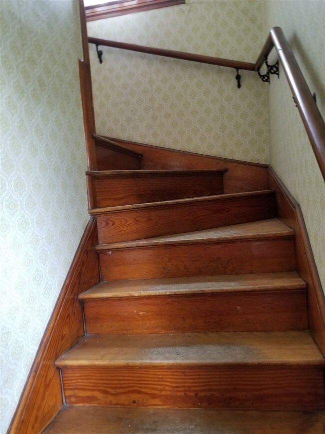 34 Lyndon St unit 2, Concord, NH 03301 - photo 2