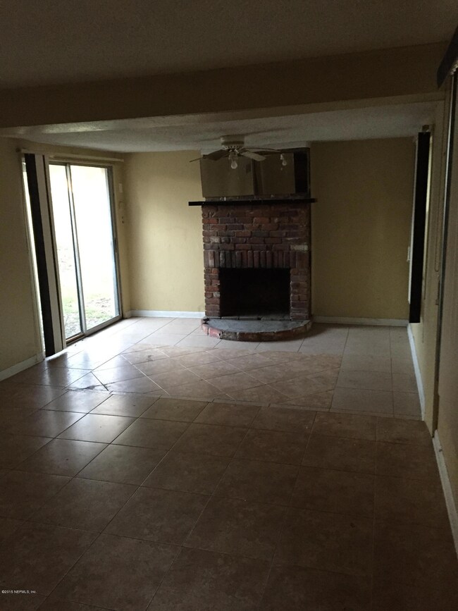 6848 Alcona Ct, Jacksonville, FL 32244 - photo 6