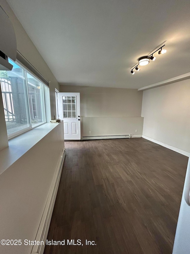 226 Edgegrove Ave unit 1, Staten Island, NY 10312 - photo 2