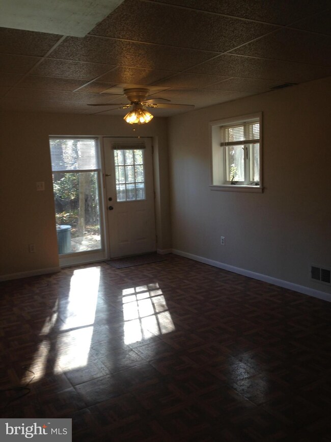 26035 Prospect Hill Rd unit B, Mechanicsville, MD 20659 - photo 2