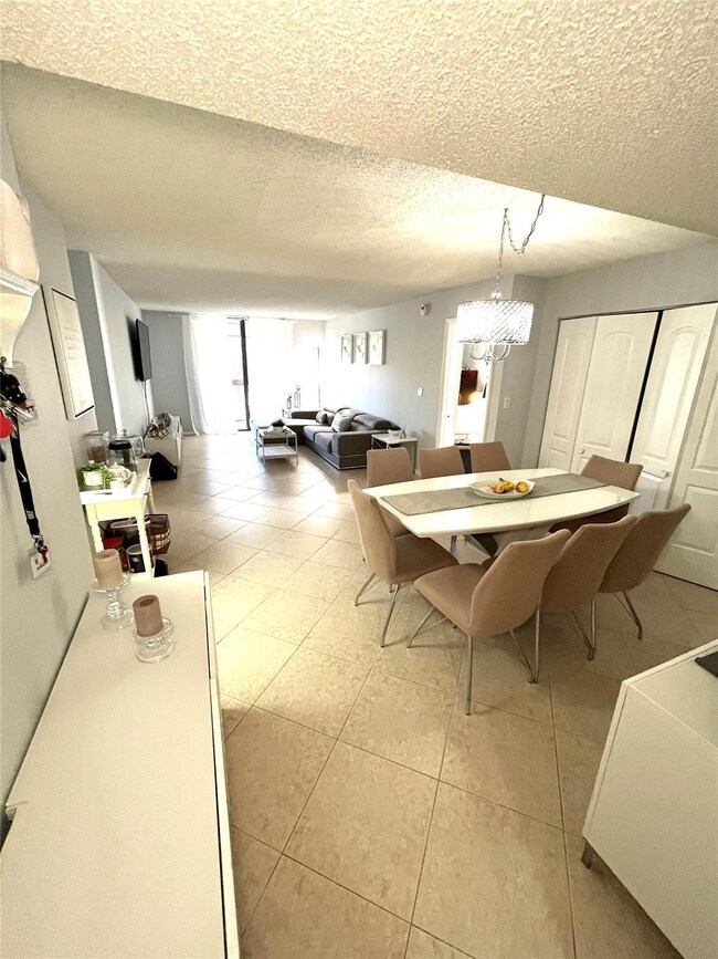 737 SE 1st Way unit 302, Deerfield Beach, FL 33441 - photo 4