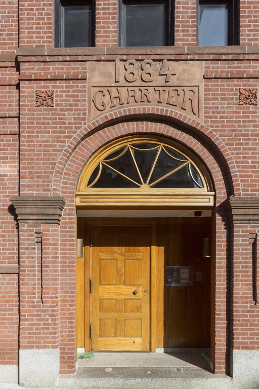 21 Charter St unit 202, Boston, MA 02113 - photo 2
