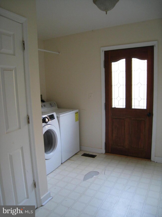 159 Monroe Bay Cir, Colonial Beach, VA 22443 - photo 6